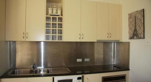 Banyan Place Aparthotel 4*