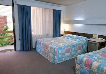 Mahogany Motel