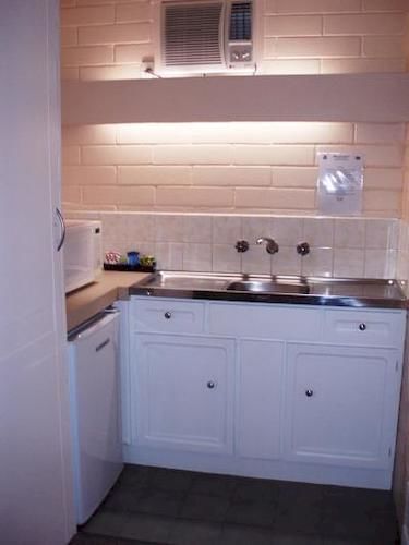 Mahogany 3* Warrnambool