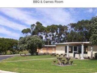 Southern Right Motor 3* Warrnambool