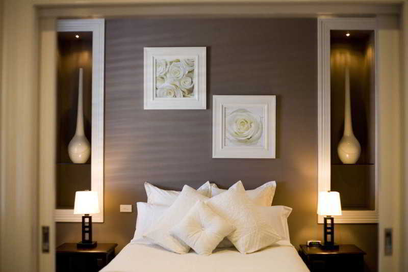 Gallery 4*