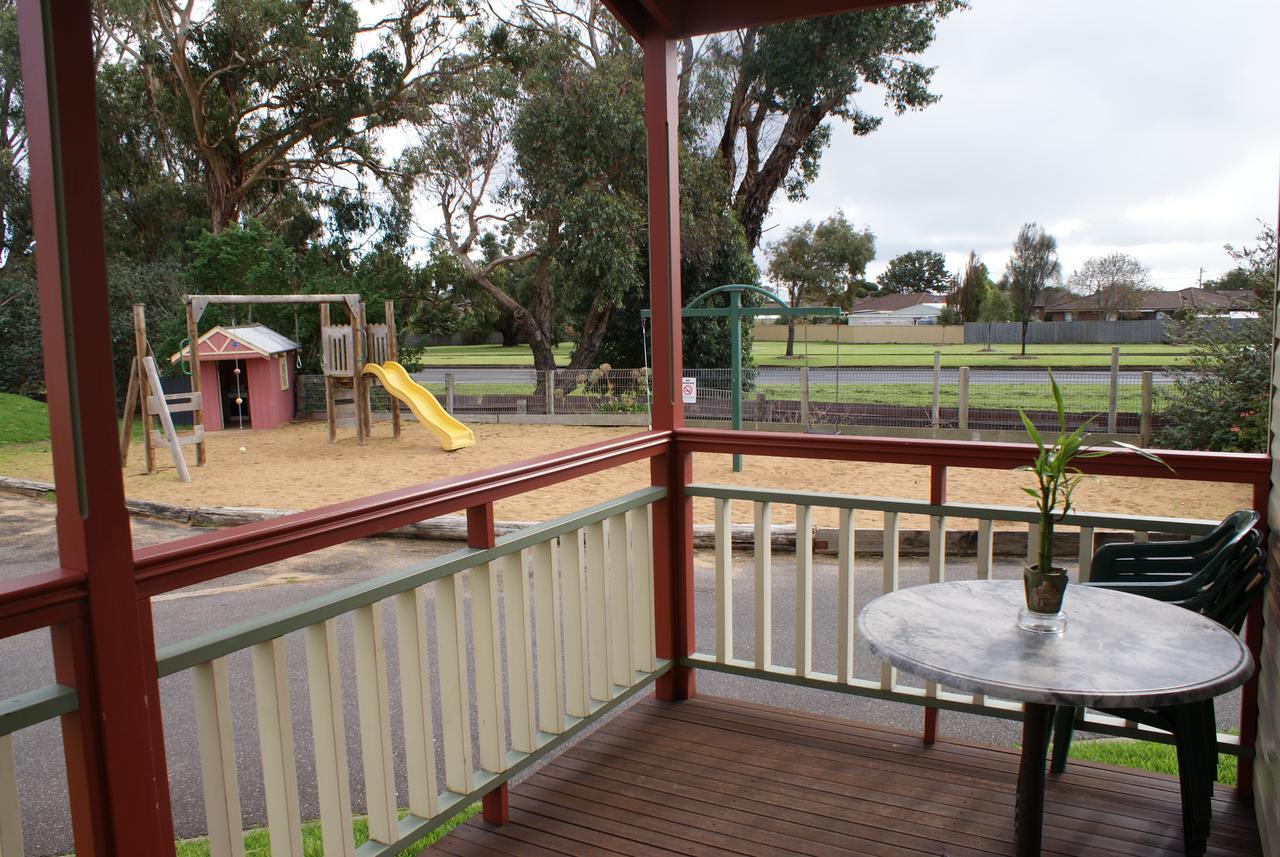 And * Warrnambool