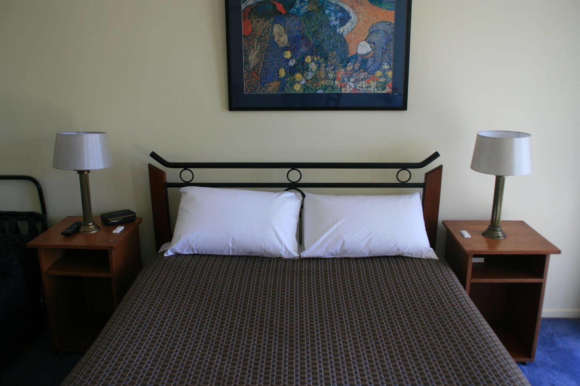 Motel Eight Spence