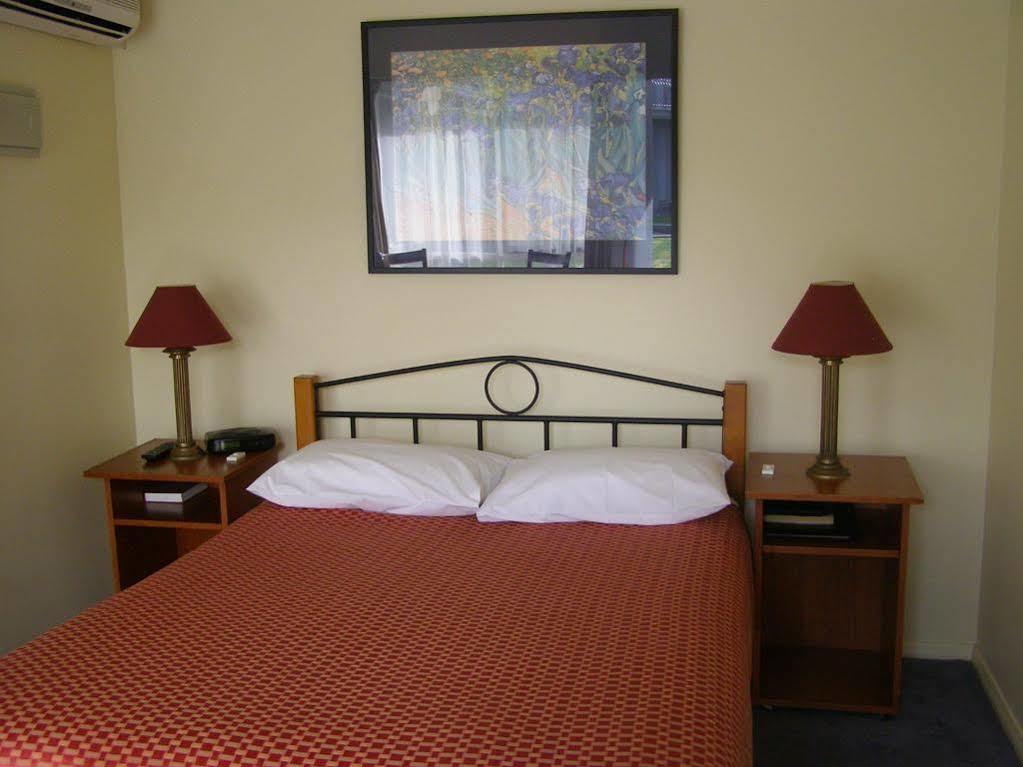 Eight Spence Motel Warrnambool