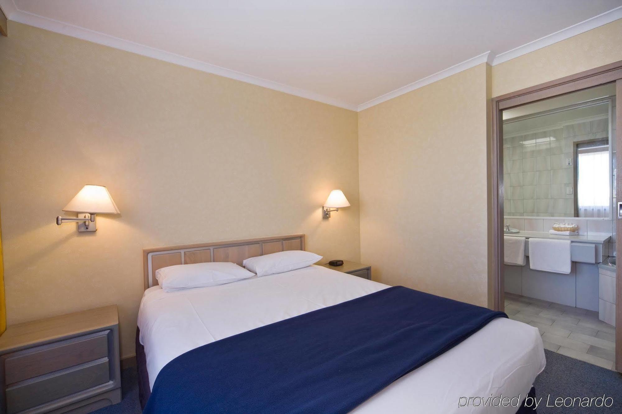 Mid Hotel Warrnambool