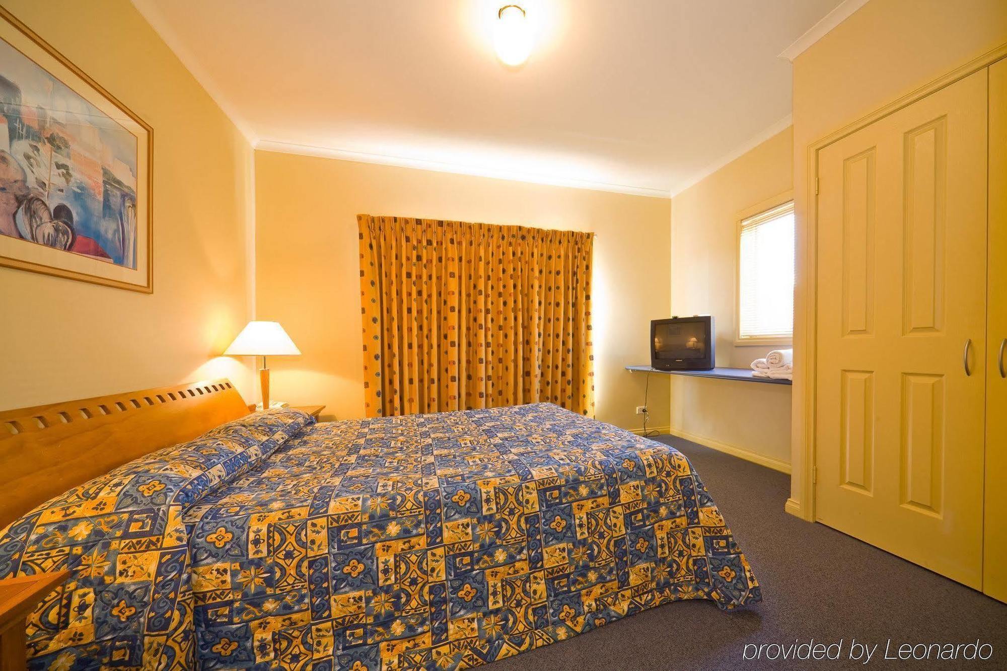 Mid 4* Warrnambool