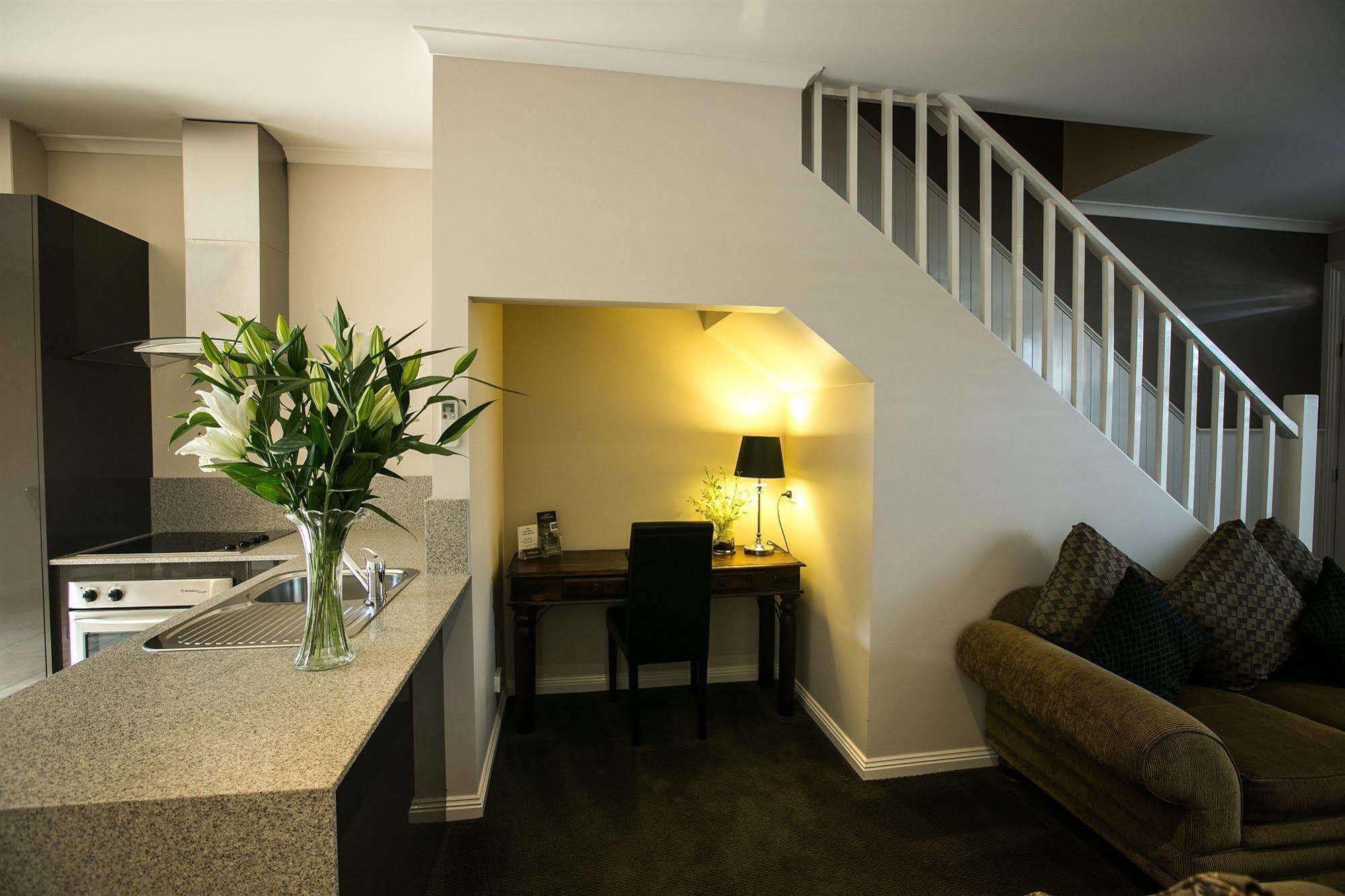 Gallery 4*