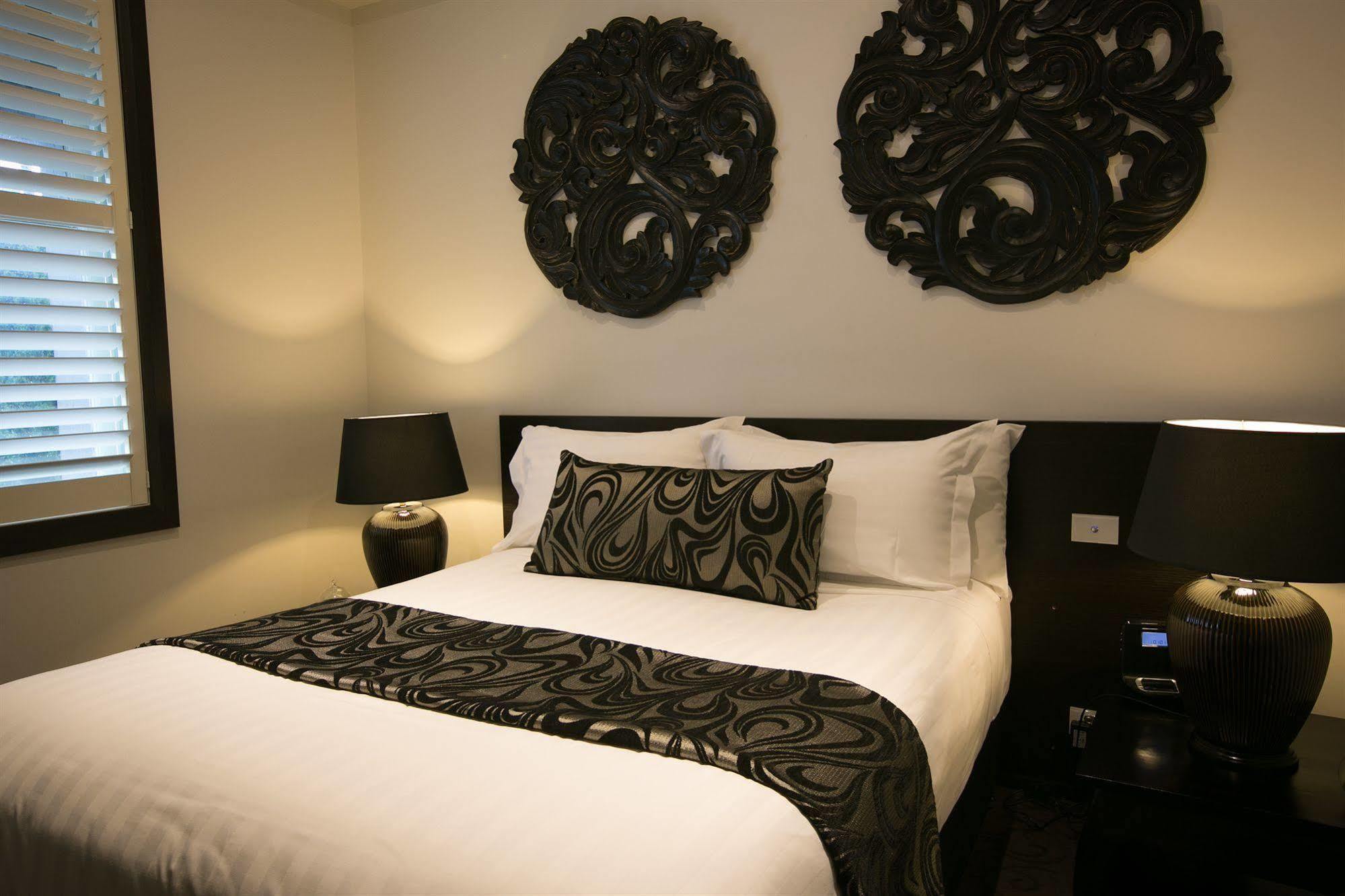 Gallery Aparthotel 4*