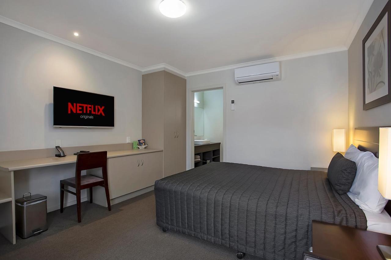Elm Tree Motel 4*