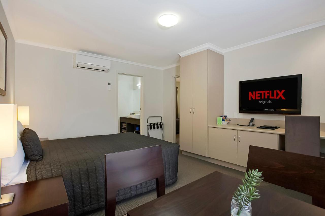 Elm Tree Motel 4*