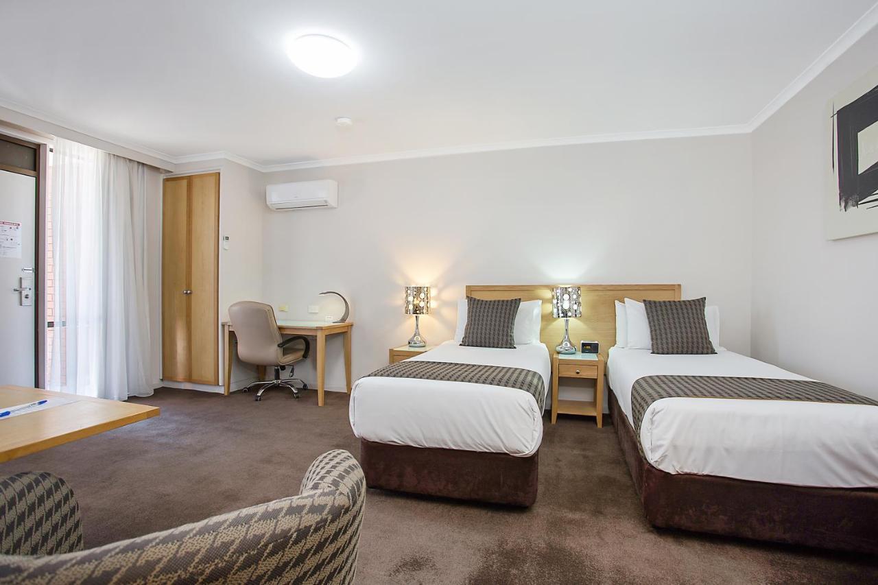 Mid Hotel Warrnambool