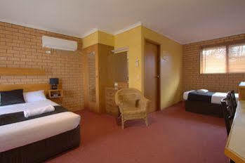 Aparthotel Blue Whale Motor &