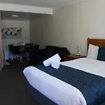 Waves Motel And Apartments