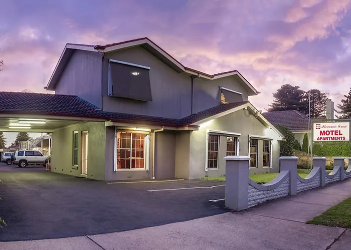 Redwood Manor Motel Apartments