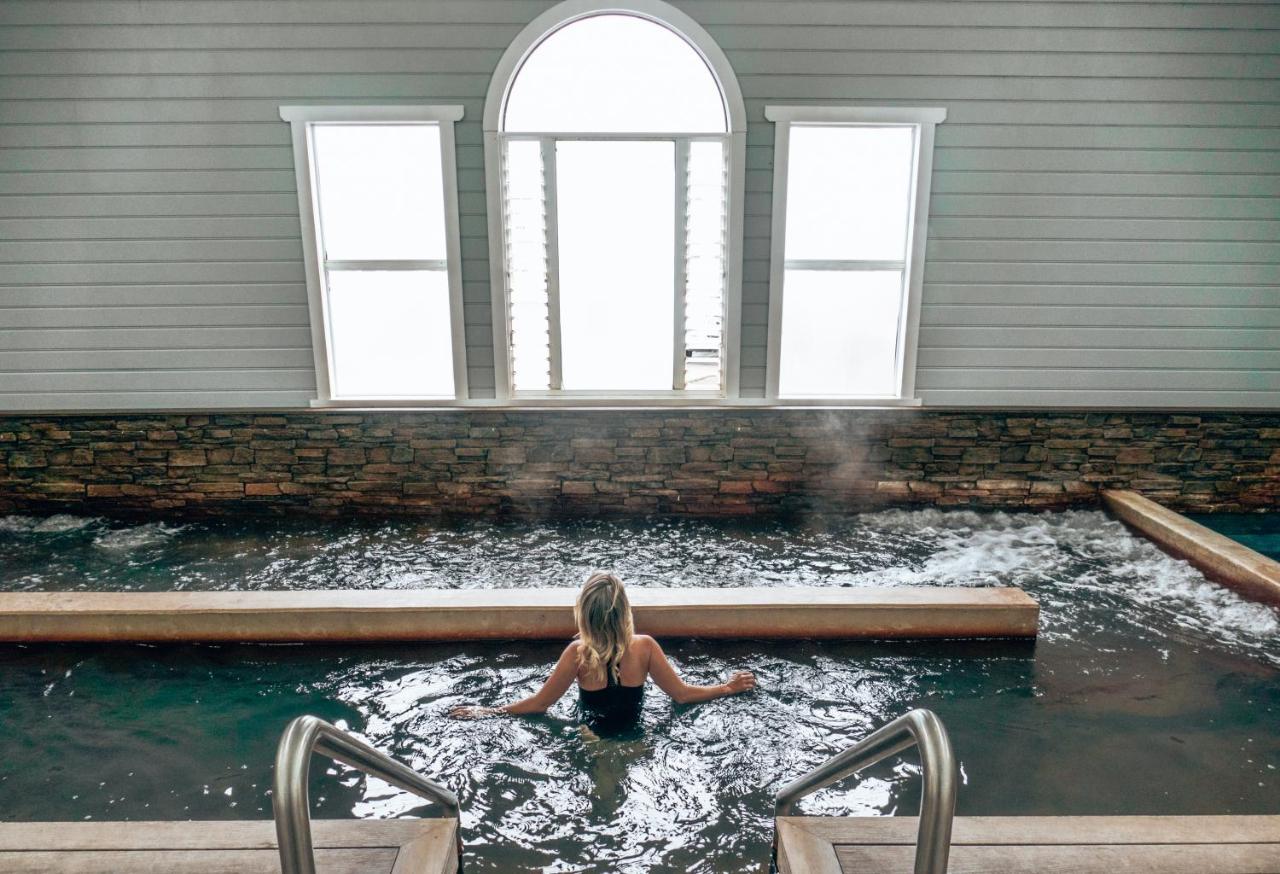 Deep Blue & Hot Springs 4* Warrnambool