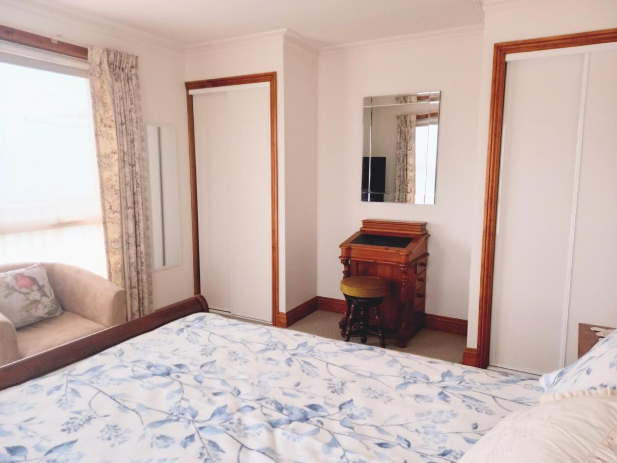 To Cbd Cosheirm On Merri Apartment