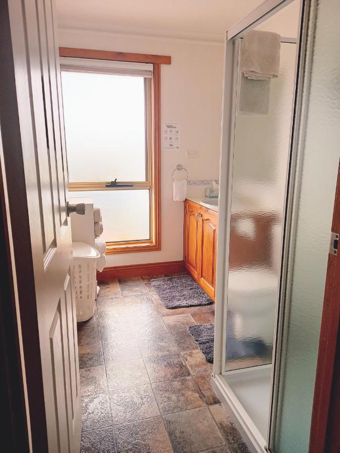 Apartment To Cbd Cosheirm On Merri Warrnambool