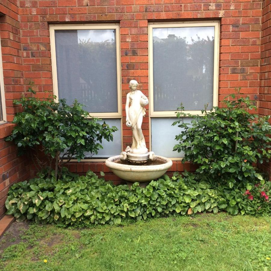 Apartment To Cbd Cosheirm On Merri Warrnambool