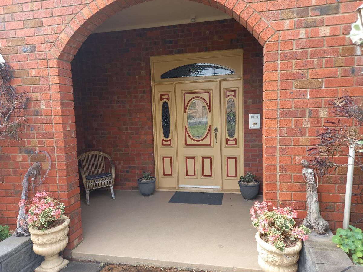 To Cbd Cosheirm On Merri Apartment