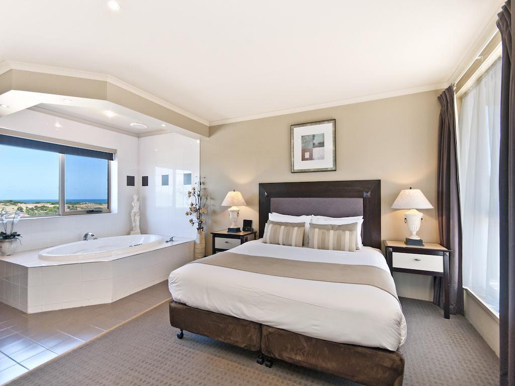 Comfort On Raglan Warrnambool