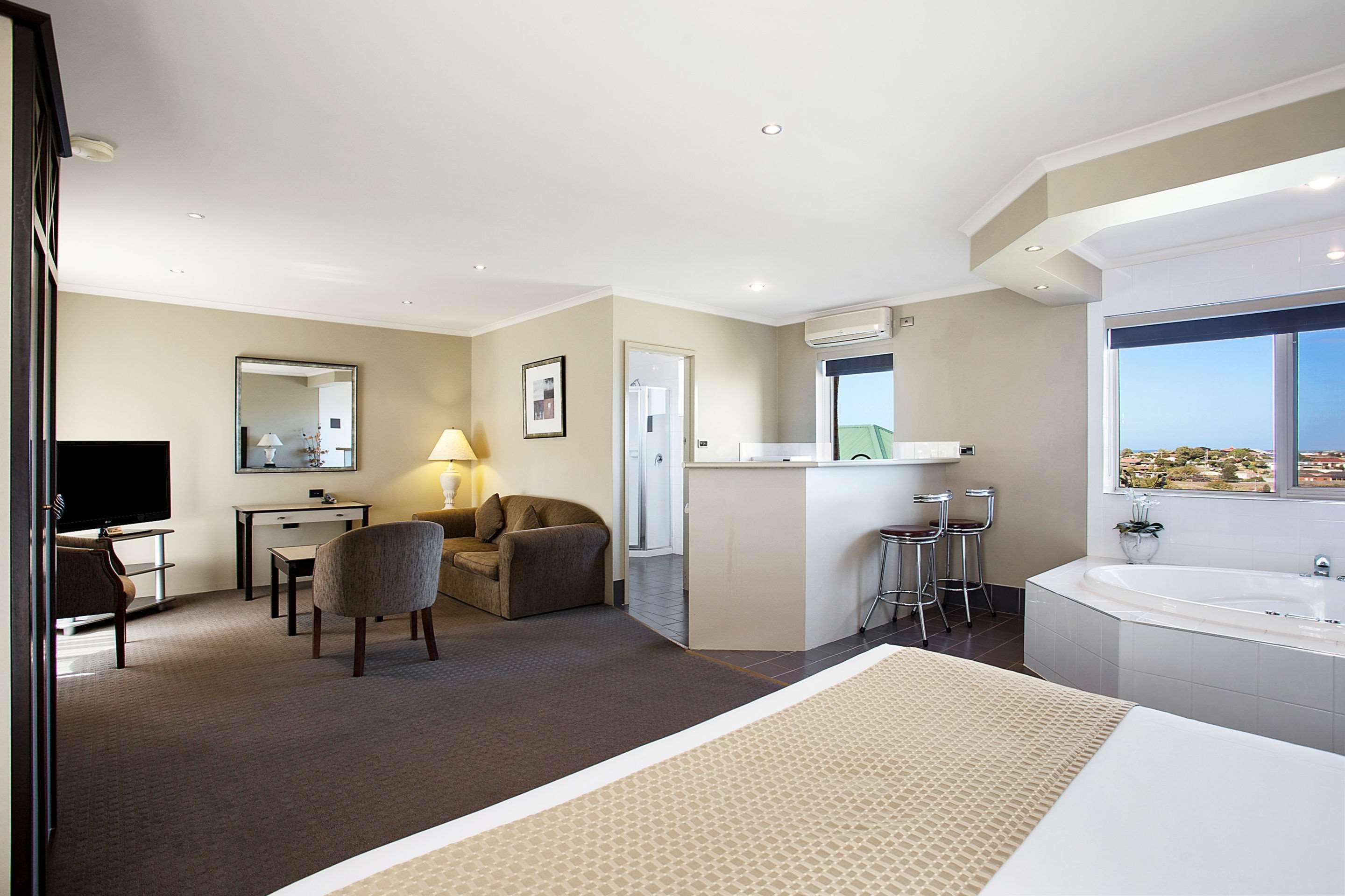 Inn Comfort On Raglan