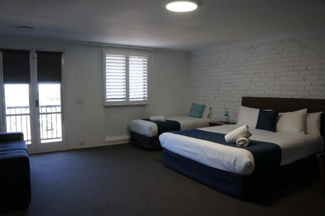Waves And Motel Warrnambool