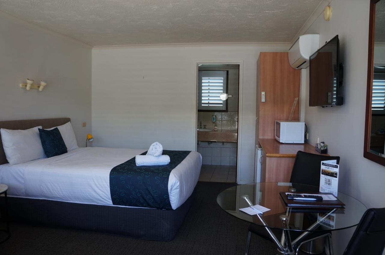 Waves And Motel