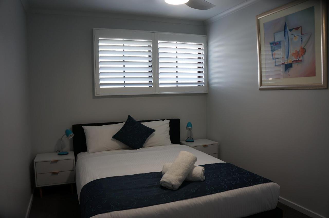 Waves And 4* Warrnambool