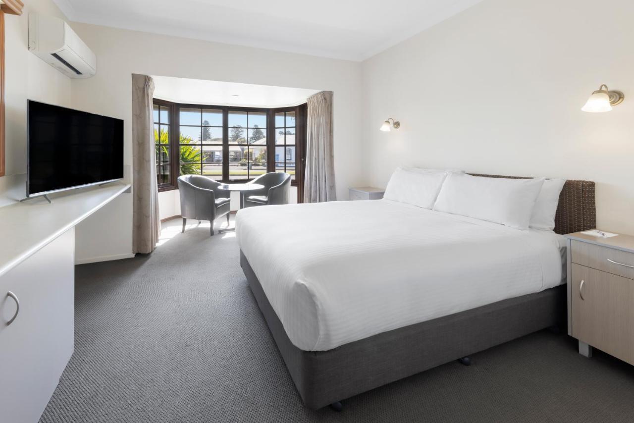 Western Olde Maritime Motor 3*