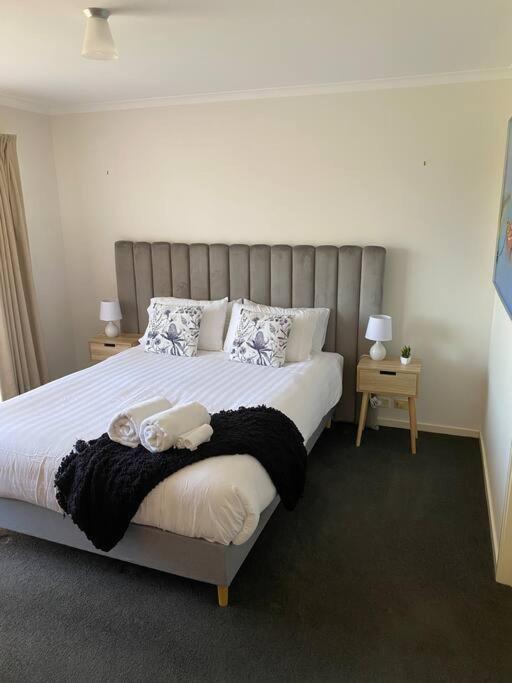 Open 4 Bedroom Holiday home *