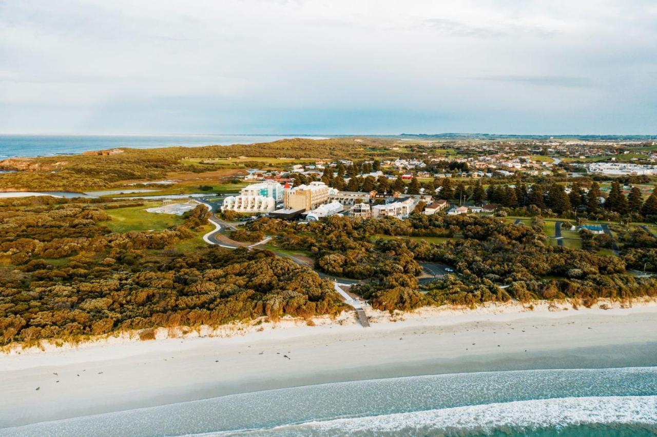 Deep Blue & Hot Springs Warrnambool