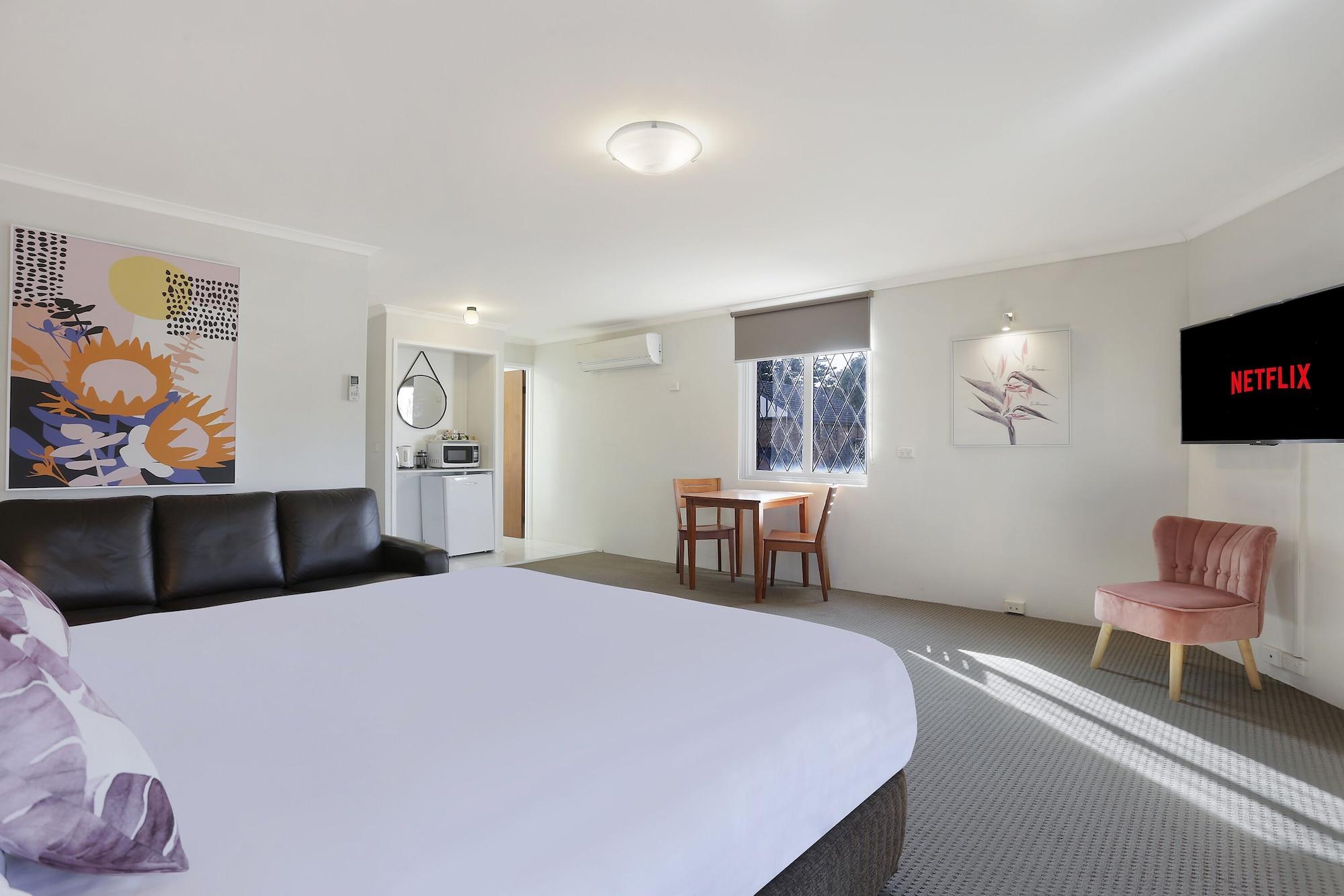 Waves And Motel Warrnambool