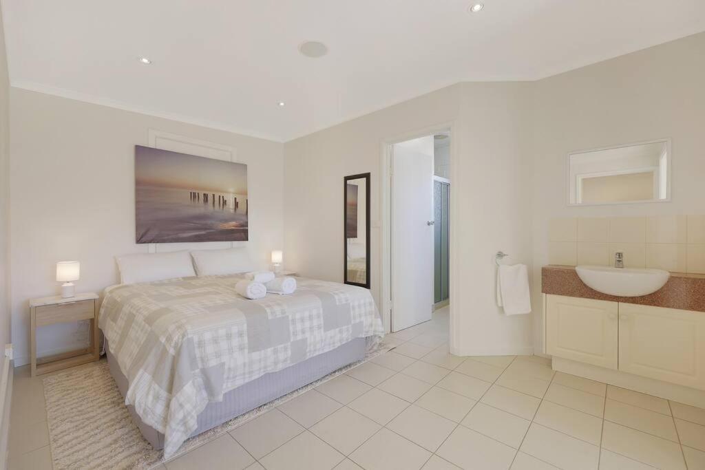 Apartment Lil Greenviews, With Queen Bed *