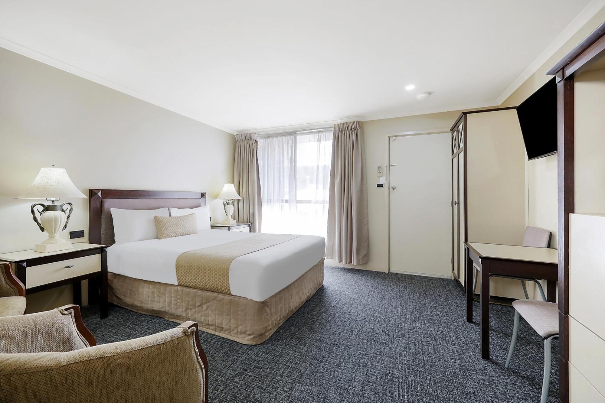 Comfort On Raglan Inn