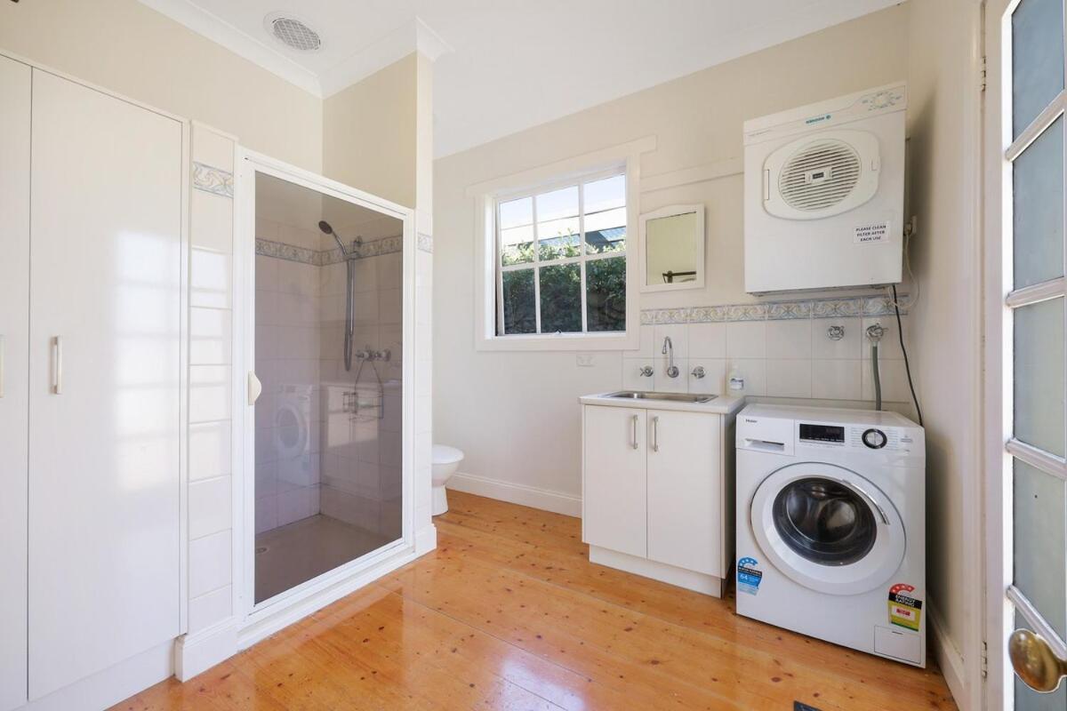 3 Bdrm House In Cbd Sleeps 6 * Warrnambool
