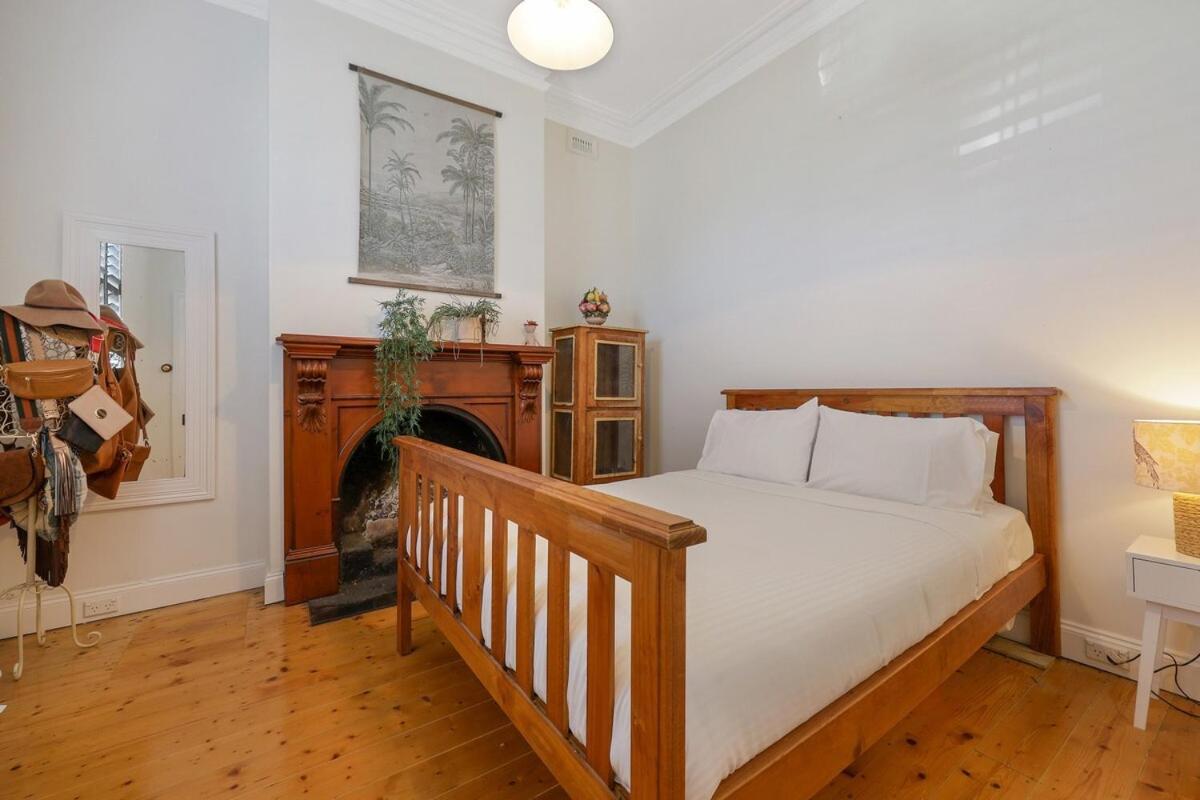 3 Bdrm House In Cbd Sleeps 6 Holiday home *