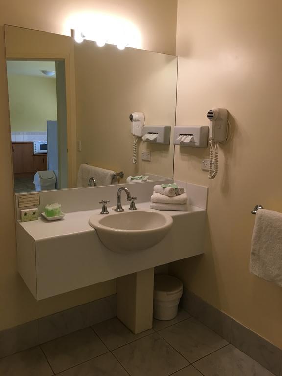 Motel Hopkins House & 4*