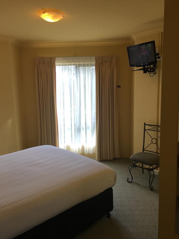 Motel Hopkins House & 4*