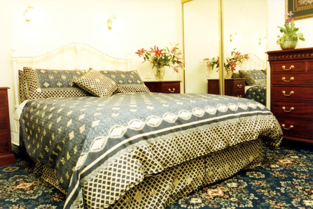 Merton Manor Exclusive