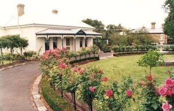 Merton Manor Exclusive Bed & Breakfast 4*