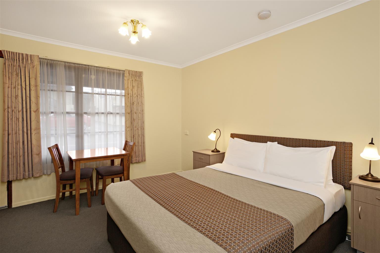 Western Olde Maritime Motor 3*
