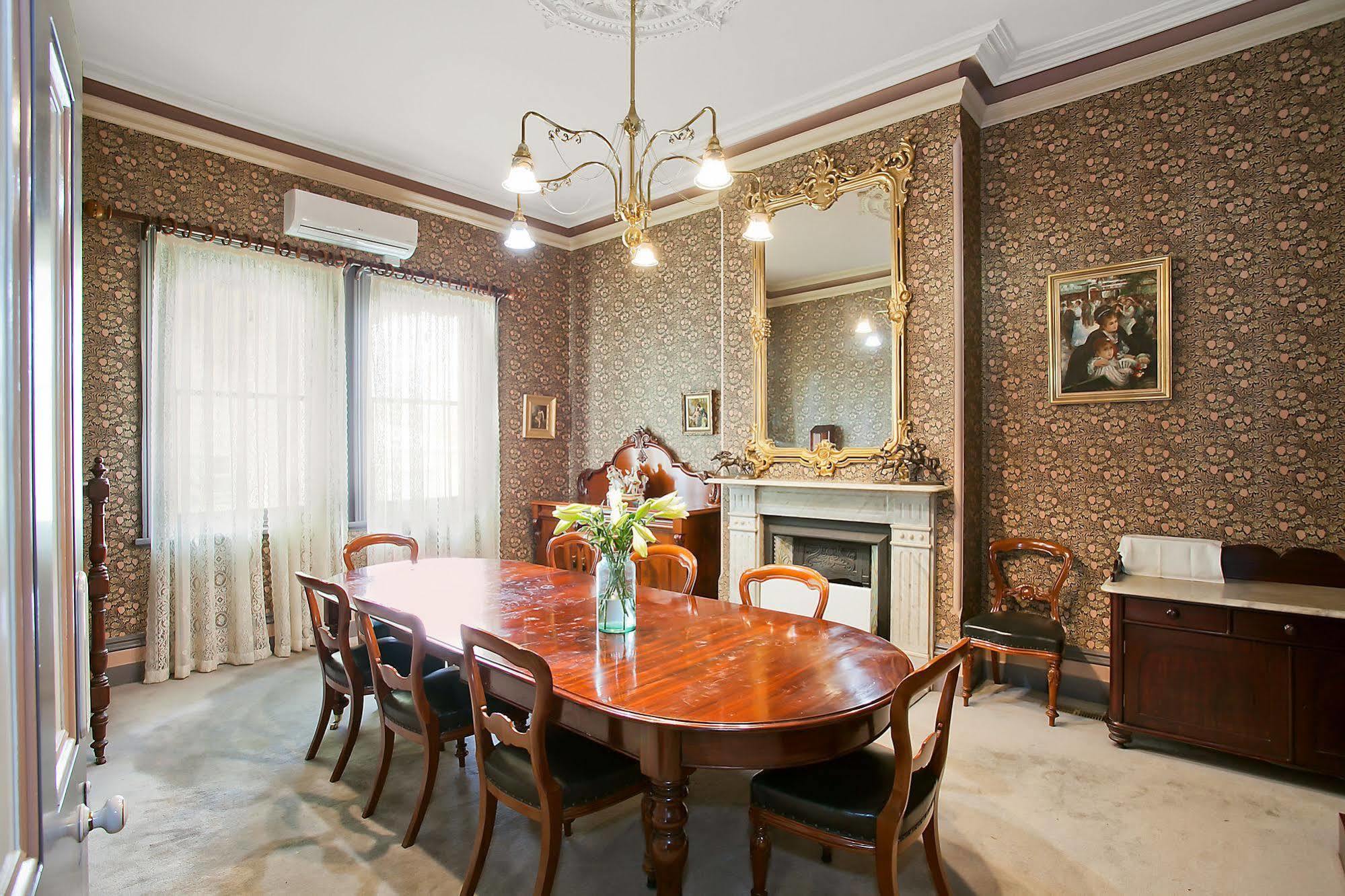 Merton Manor Exclusive Bed & Breakfast