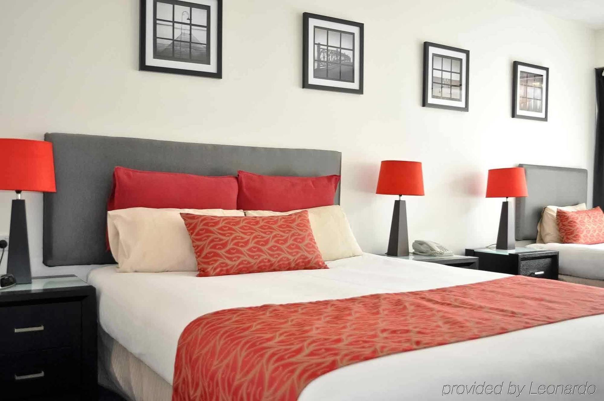 Hotel Court