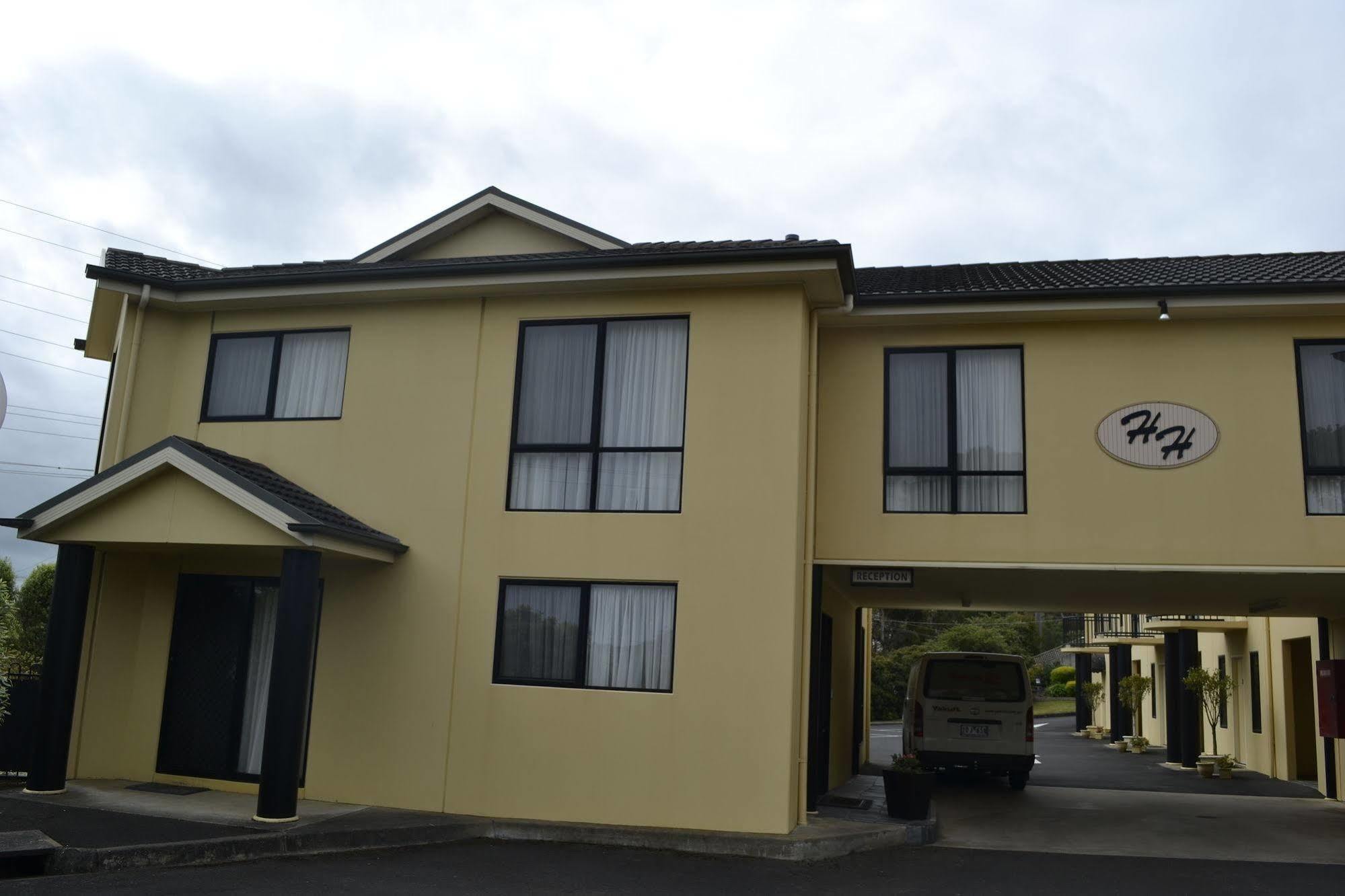 Hopkins House & Motel 4*