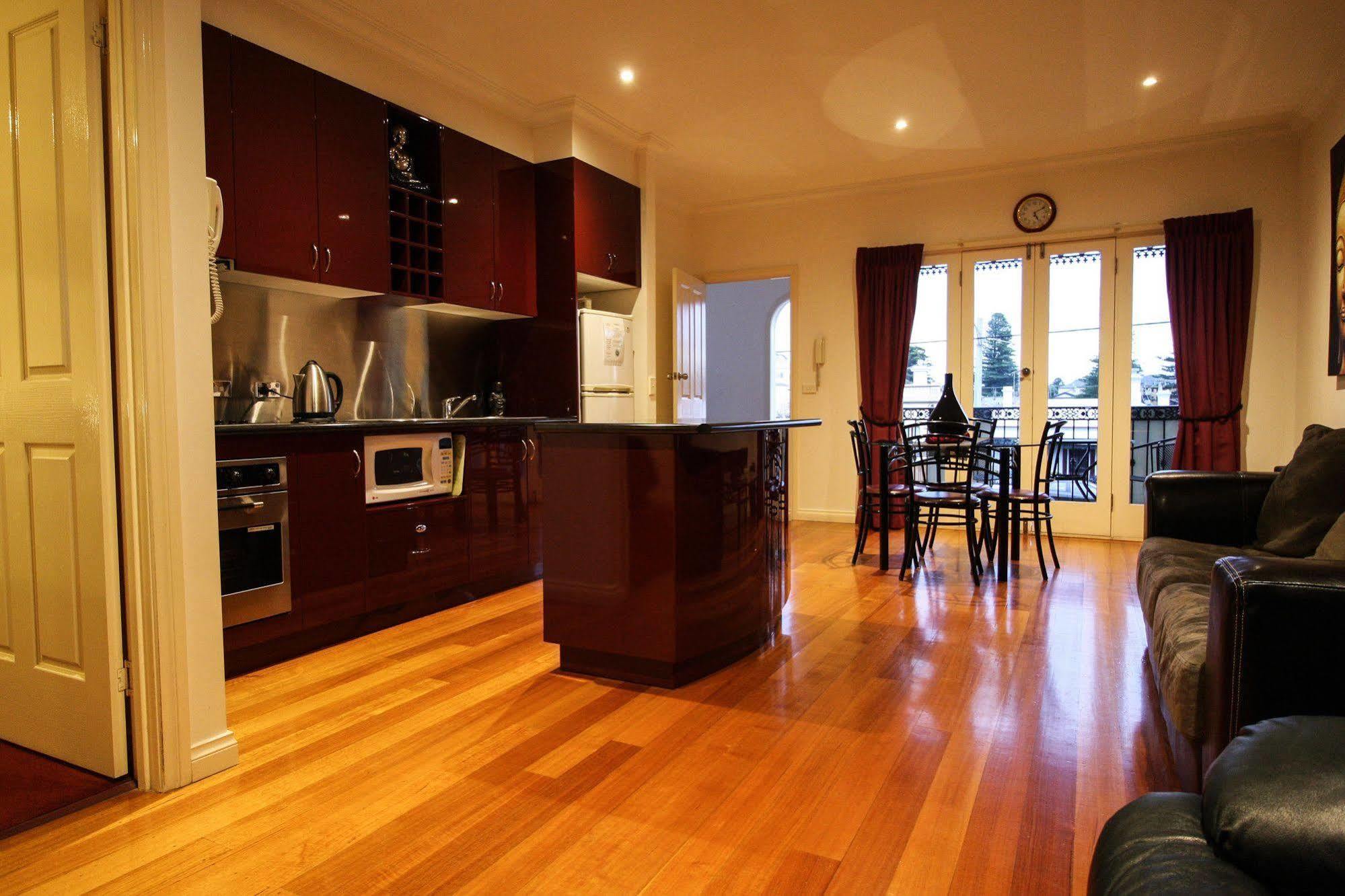Banyan Place 4*
