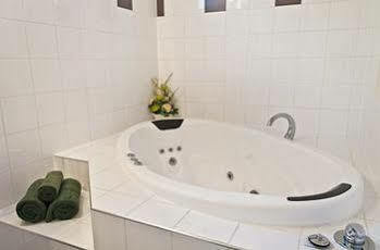 Comfort On Raglan Inn 4*