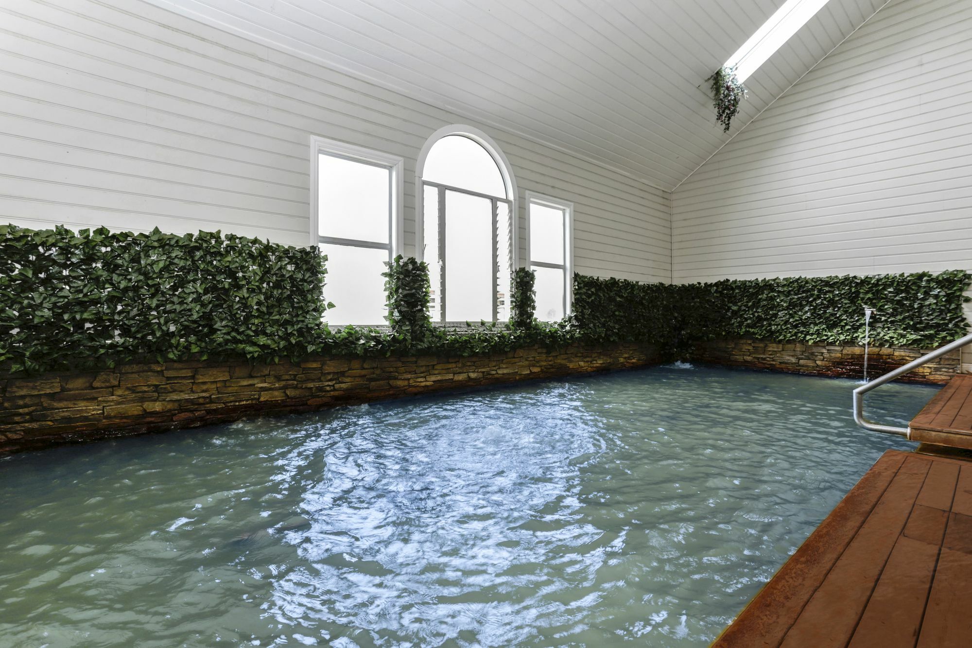 Deep Blue & Hot Springs Hotel
