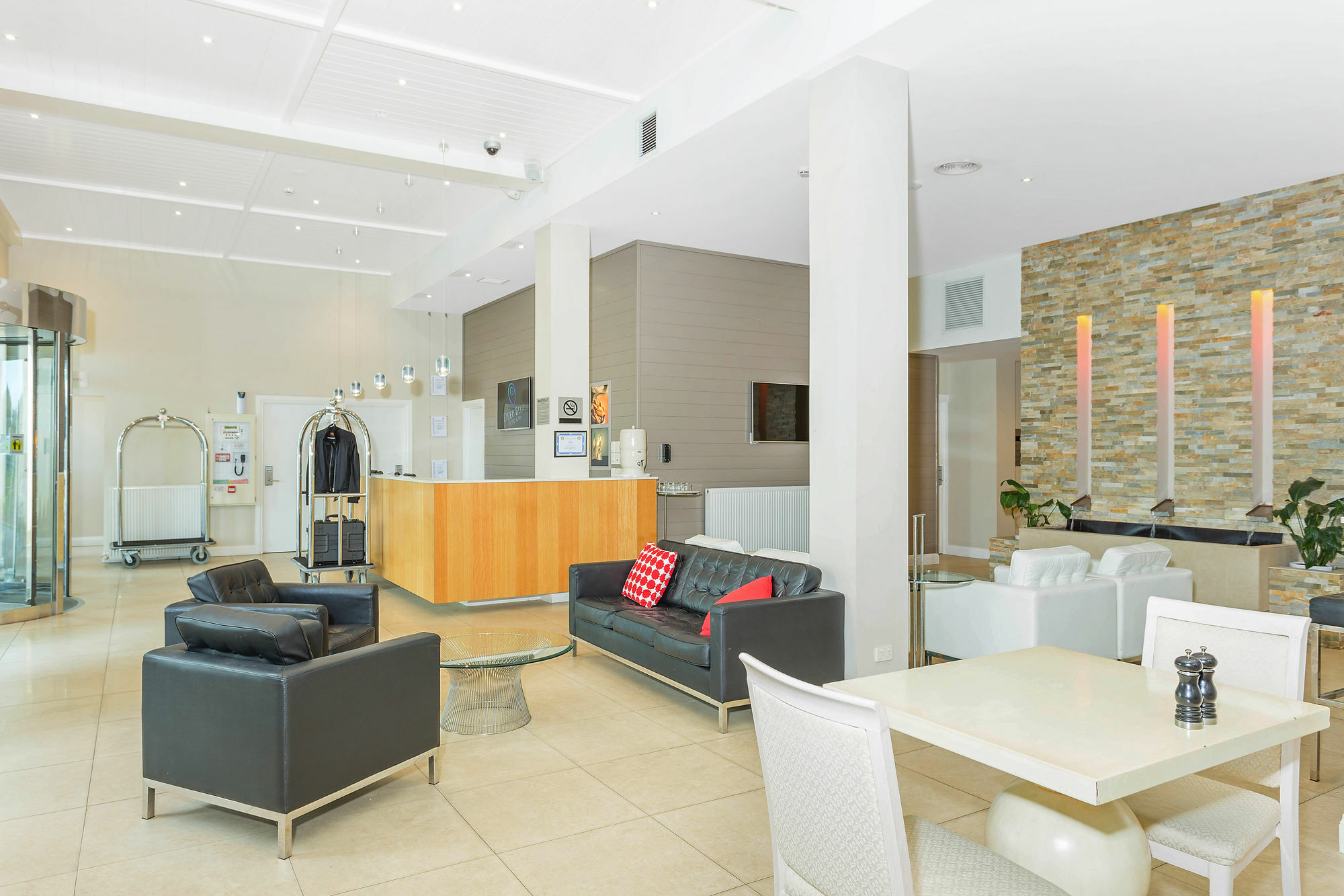 Deep Blue & Hot Springs Hotel Warrnambool
